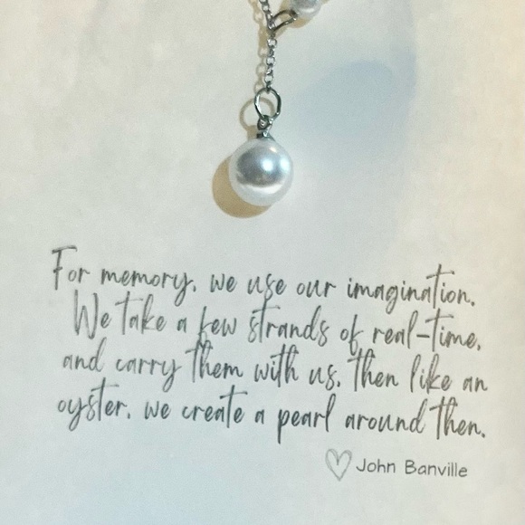 Woman's Pearl Love Friendship Adjustable Clavicle Keepsake Necklace with Card - Picture 8 of 10